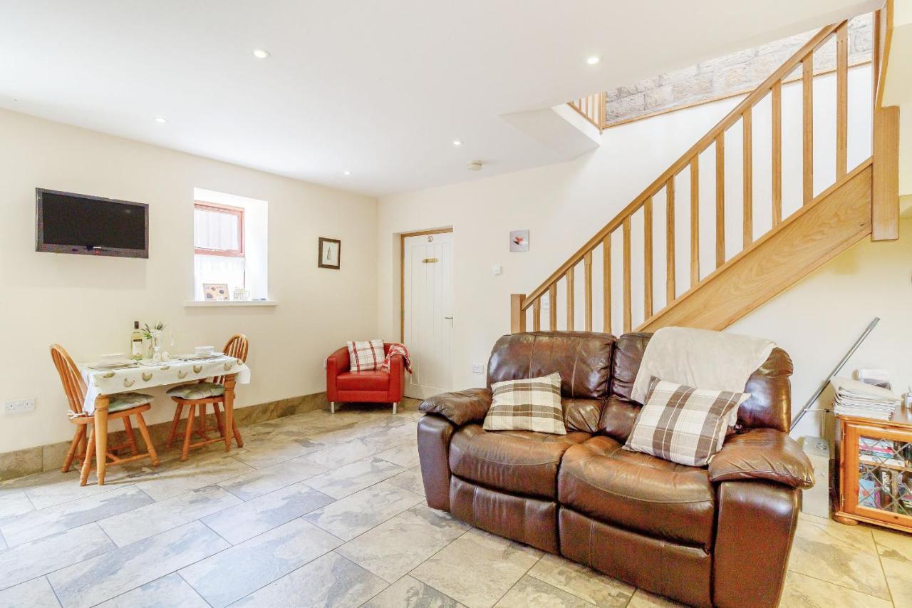 Jenny'S Cottage Diggle Екстер'єр фото