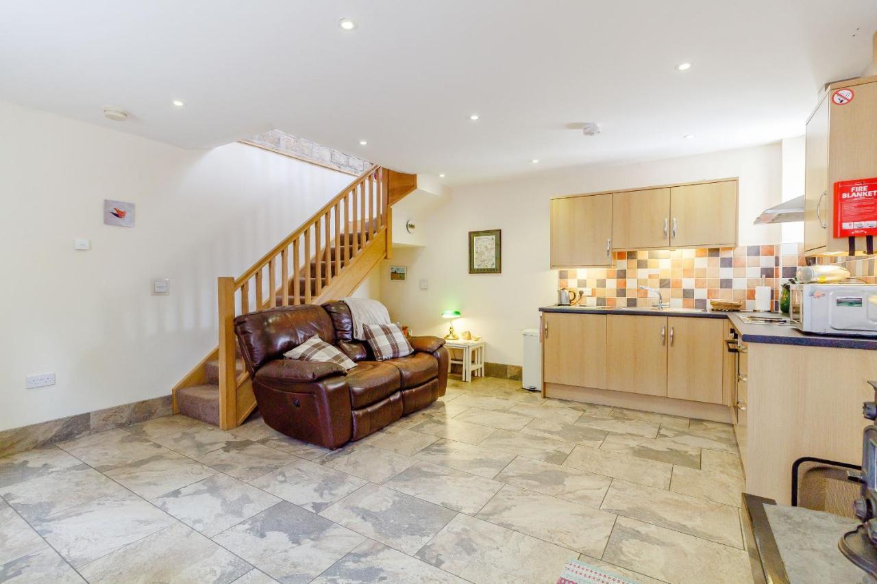 Jenny'S Cottage Diggle Екстер'єр фото